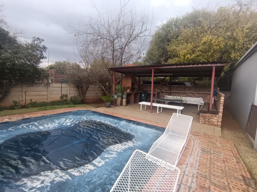 4 Bedroom Property for Sale in Hadison Park Northern Cape